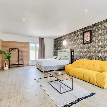1 Apartment