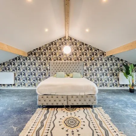 1 Apartamento *