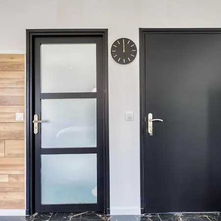 1 Apartment